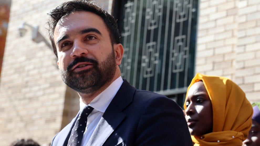 ইসলাম নিয়ে বিতর্কে ভারতের পুরোহিত