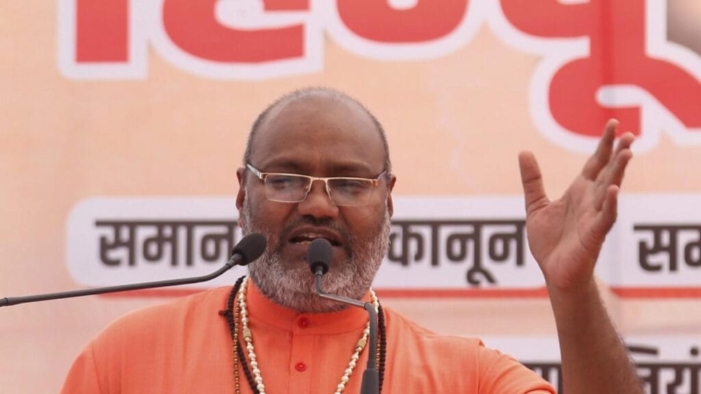 ইসলাম নিয়ে বিতর্কে ভারতের পুরোহিত